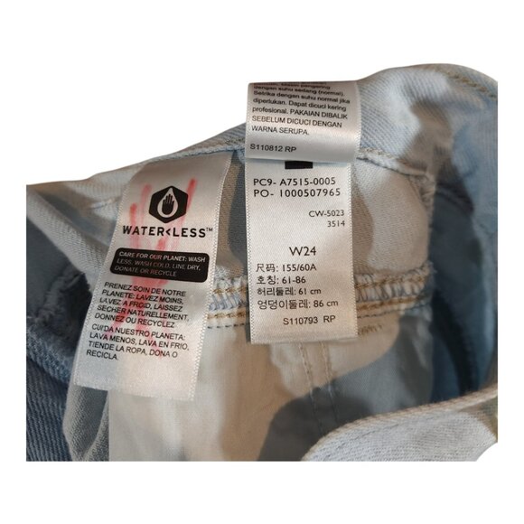 Levi's Featherweight Light Wash Pleated V-Yoke Denim Skirt Western Women's 24 - Picture 13 of 13